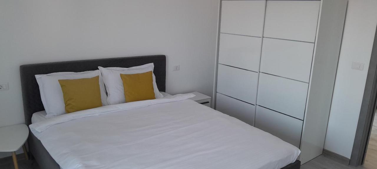 Apartament 3 Camere, Targu Neamt Et4 Exteriör bild